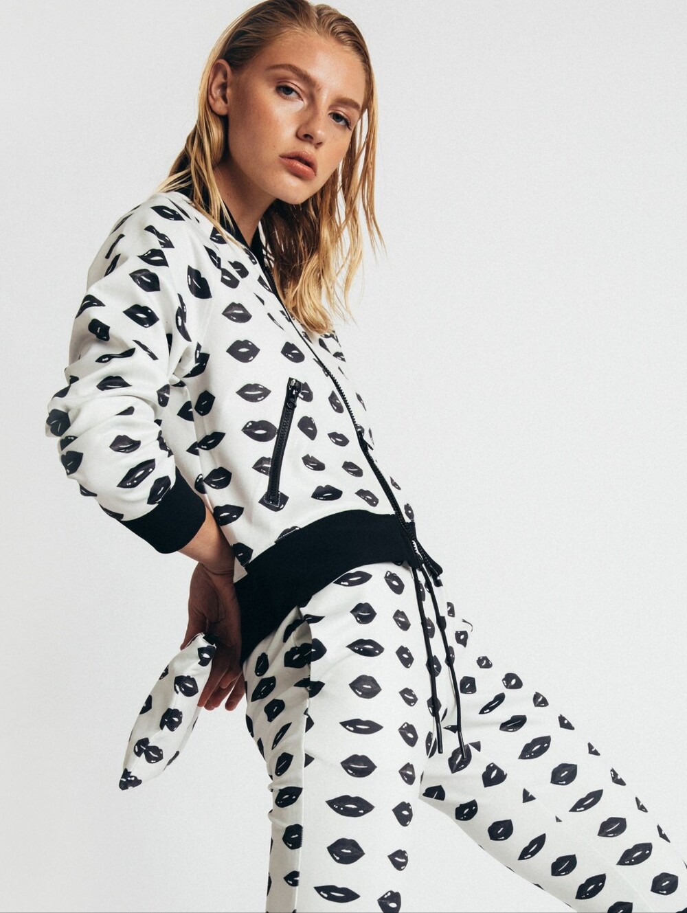 Pam & Gela lip print cropped track jacket black and white women's size XS